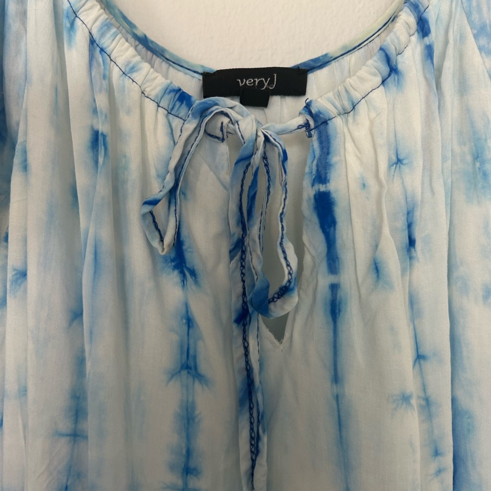 Very J Blue and White Cold Shoulder Tie-Dye Dress - Picture 4 of 8